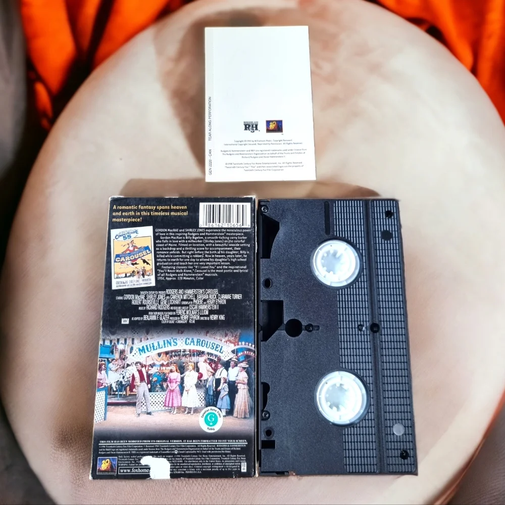 🌟FREE ADD-ON🌟 Carousel VHS Movie Rodgers & Hammerstein's - Picture 2 of 3